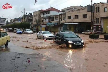  "المياه العادمة" تغمر شوارع جنين تزامنا مع هطول الامطار.. ولا حلول في الأفق