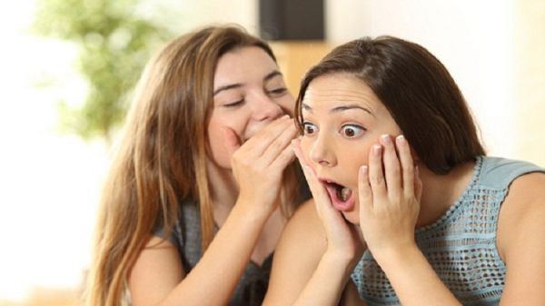 النميمة مفيدة للدماغ والثرثرة مفرحة!