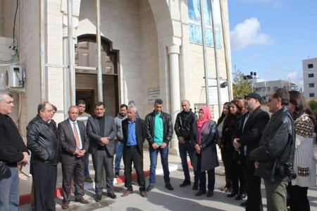 بالصور: رفع علم الفاتيكان في محافظة جنين