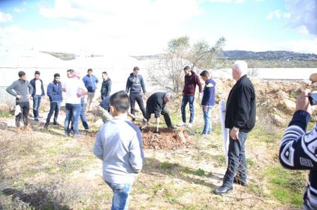 جمعيات المزارعين الفلسطينيين ينفذ فعالية لزراعة اشتال الزيتون في بلدة عتيل شمال طولكرم