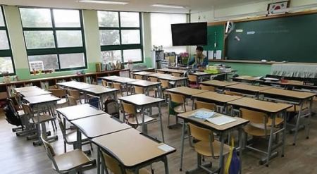 لن تصدقوا ماذا فعلت المعلمة لتهدئة الطلبة المشاغبين !