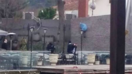 قتيل و اصابات في عملية اطلاق نار في مطعم باسطنبول 