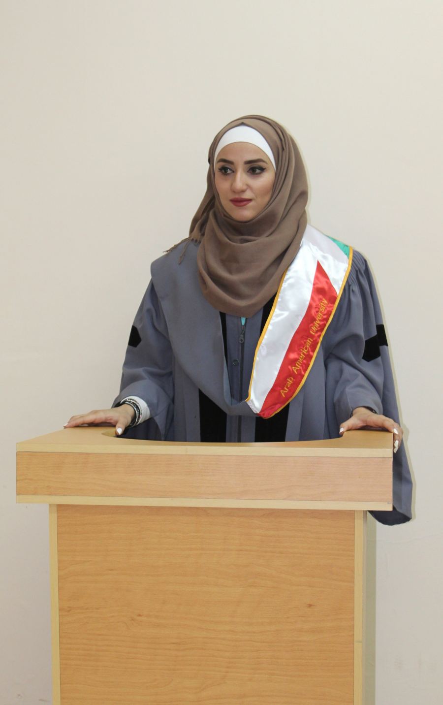 مناقشة رسالة ماجستير في القانون التجاري بعنوان