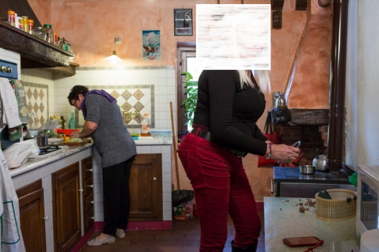 انفق 175 الف دولار على عمليات التجميل دون معارضة زوجته،، شاهد بالصور كيف اصبح 