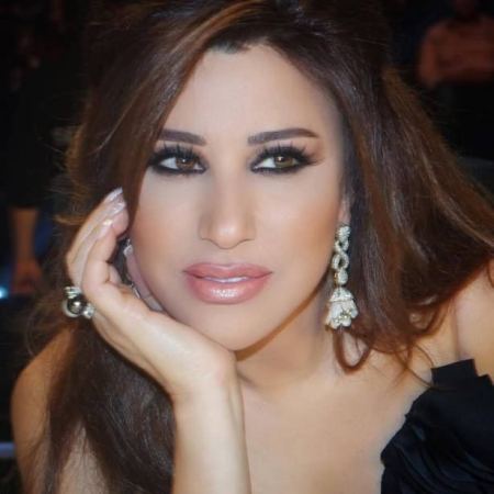 بالصورة: هذا هو حبيب نجوى كرم الذي يصغرها ب 10 سنوات 