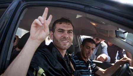 الاحتلال يفرج عن الأسير الإداري بلال ذياب