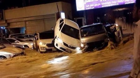 ٤ إصابات في حادثي سير برام الله