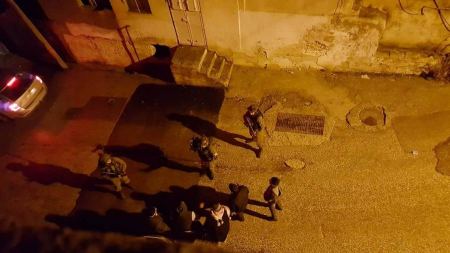 جنين : الاحتلال يحتجز شقيقين من جنين ويسلم شقيقيهما بلاغات لمراجعة مخابراته ومواجهات في رمانة