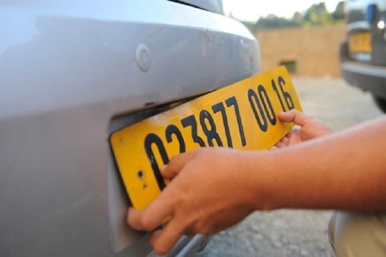 قرارات جديد بشأن قيادة المركبات التي تحمل لوحة تسجيل صفراء