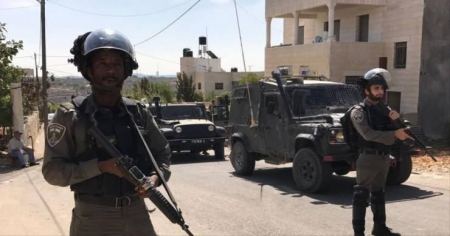  الاحتلال يقتحم بيت ساحور ويفتش منازل المواطنين