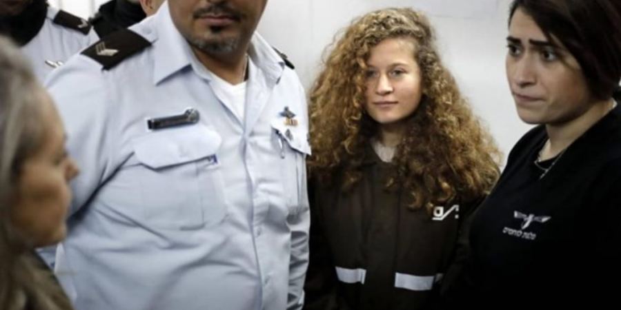 فيديو- حدث غير اعتيادي خلال محاكمة عهد التميمي