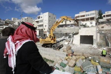 الإحتلال يخطر بهدم 3 منازل شرق نابلس