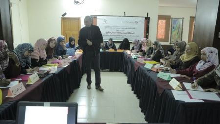 مركز شؤون المرأة يختتم تدريبياً حول "المشاركة السياسية القائمة على الحقوق