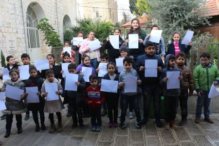  نابلس: أطفال "الياسمين البيئي" يحتفلون بيوم الشجرة