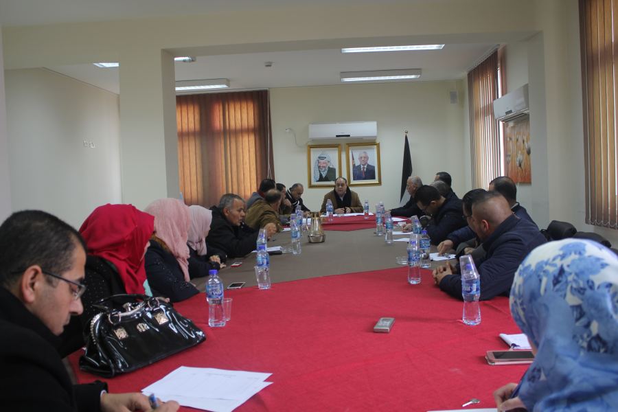 المحافظ يعلن عن تشكيل لجنة لمتابعة الاعتداءات على الأراضي التي تمت تسويتها 