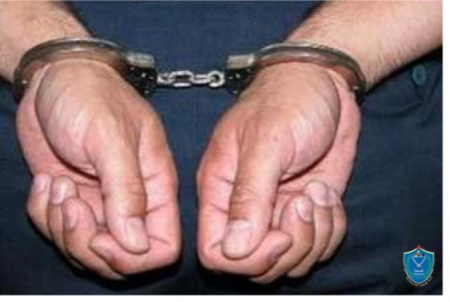 الشرطة تلقي القبض على شخص متهم بالسرقة في جنين