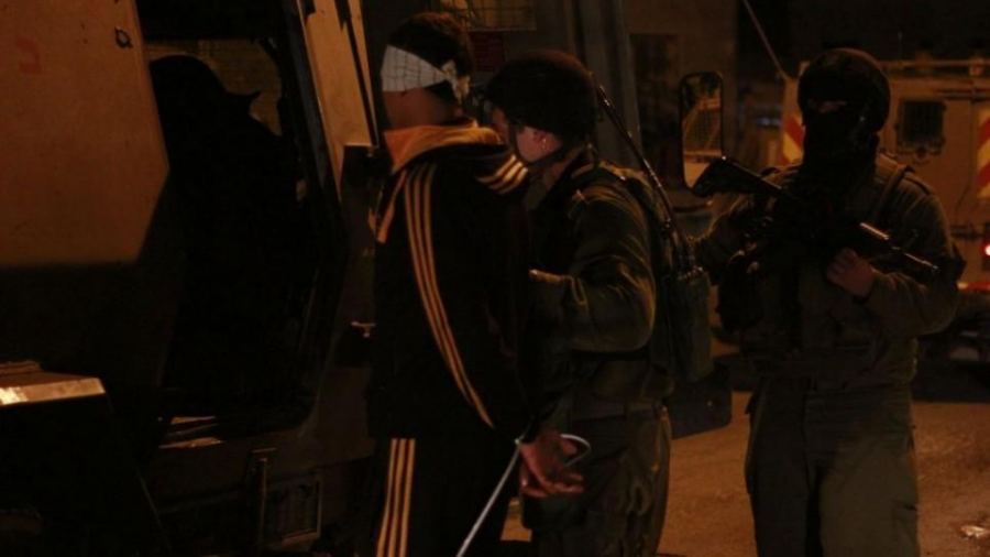 حملة اعتقالات واسعة بالضفة تطال 24 مواطناً