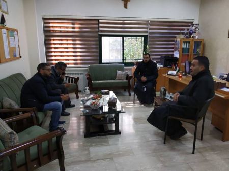 رئيس بلدية الزبابدة يطلع على احتياجات العيادة الحكومية ويهنئ ببدء الفصل الثاني في مدرسة البطريركية اللاتينية