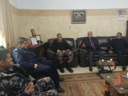  نائب المحافظ يتفقد سير العمل في الدفاع المدني ويطلع على تعامل طواقمها مع حالات التدخل خلال المنخفض الجوي