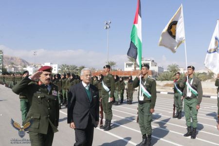 تخريج طلبة الدورة التأسيسية العاشرة للبكالوريوس والثانية للدبلوم المتوسط في جامعة الإستقلال