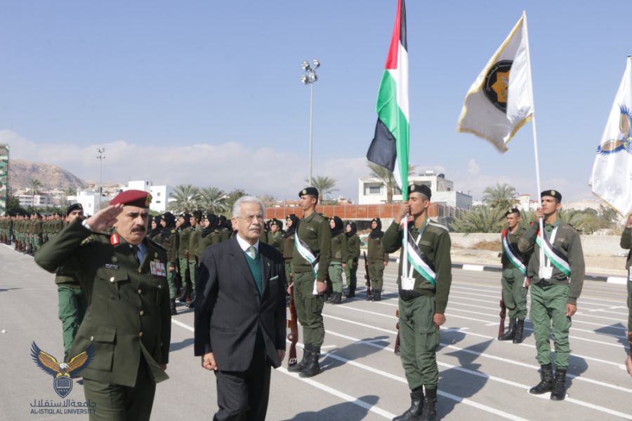 تخريج طلبة الدورة التأسيسية العاشرة للبكالوريوس والثانية للدبلوم المتوسط في جامعة الإستقلال