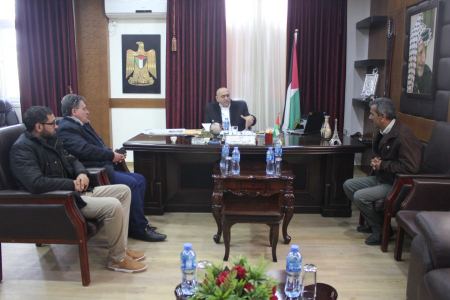  المحافظ الرجوب يثمن جهود بلدية الزبابدة ومؤسسة النزاهة في جلب المشاريع للبلدة 