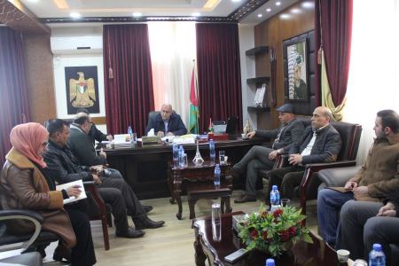  محافظ جنين يبحث الاستعدادات لتنظيم معرض الصناعات الأردنية في جنين