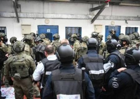 جلسة حاسمة اليوم بين الأسرى وإدارة 'عوفر