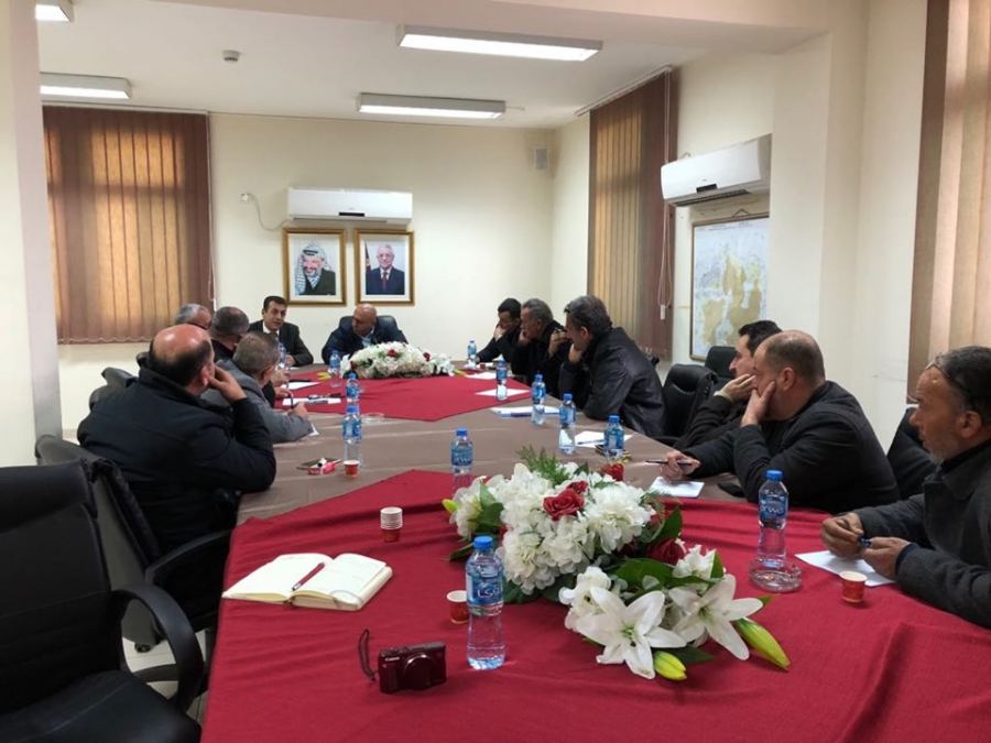 محافظ جنين يترأس اجتماعا لإطلاع رؤساء بلديات غرب جنين على تعديلات وزارة الأشغال العامة بخصوص تأهيل شارع جنين – حيفا