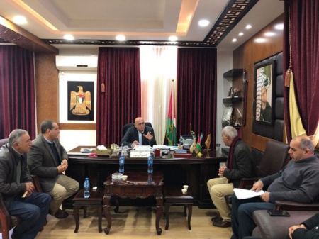 محافظ جنين يلتقي مجلسي العرقة ونزلة الشيخ زيد