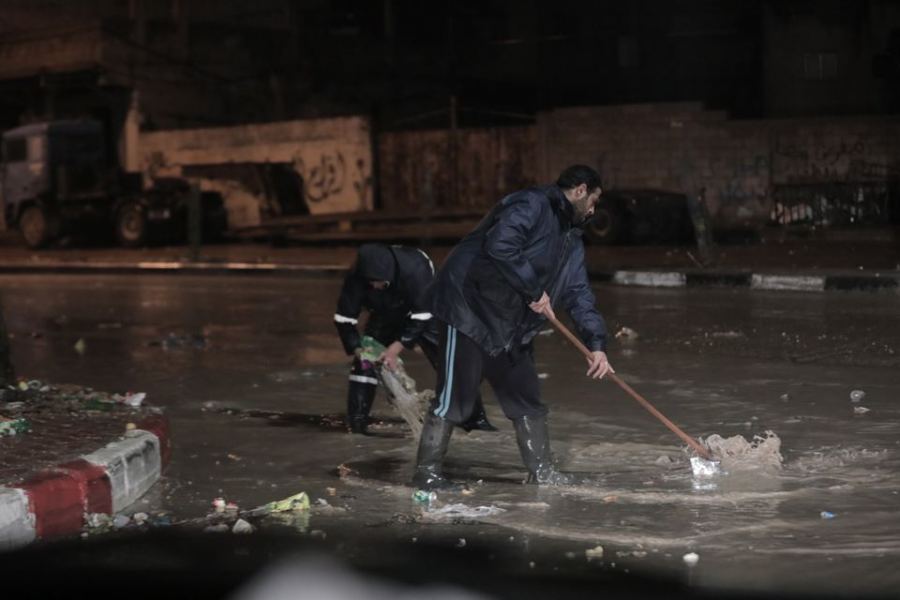 بلدية غزة تعالج 110 إشارات خاصة بالمنخفض الجوي