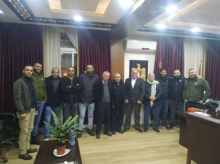 محافظ يلتقي فعاليات ومؤسسات مخيم جنين