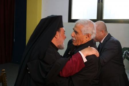 أبو النجا يزور كنيسة الروم الارثوذكس بغزة للتهنئة بعيد الميلاد المجيد