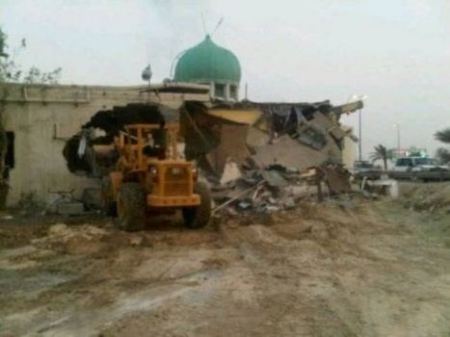 الخليل: الاحتلال يهدم مسجدا قيد الانشاء في يطا