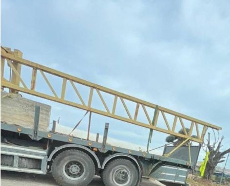 الاحتلال ينصب بوابة حديدية على مدخل مدينة قلقيلية