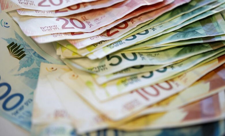 وزير المالية: الرواتب الاثنين المقبل بنسبة 60% بحد أدنى 2000 شيقل