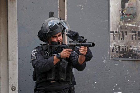 الاحتلال يصيب مستعمرا إثر الاشتباه بأنه فلسطيني شرق قلقيلية