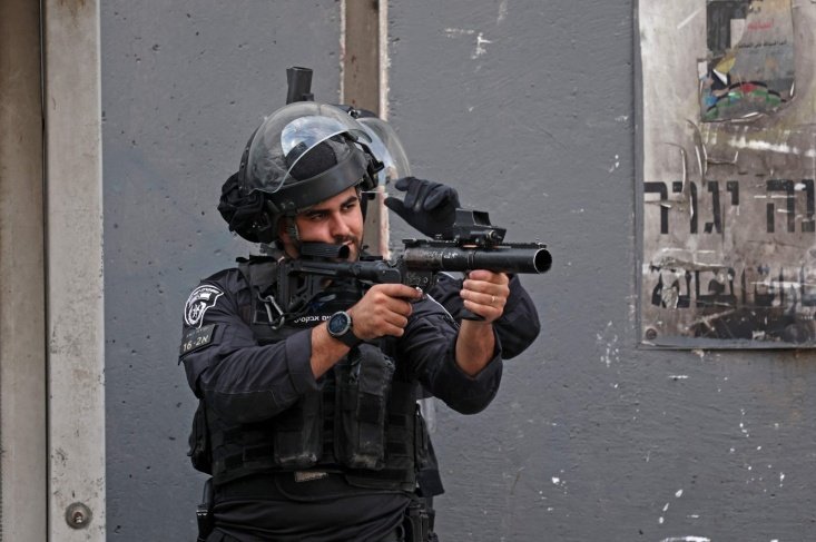 الاحتلال يصيب مستعمرا إثر الاشتباه بأنه فلسطيني شرق قلقيلية