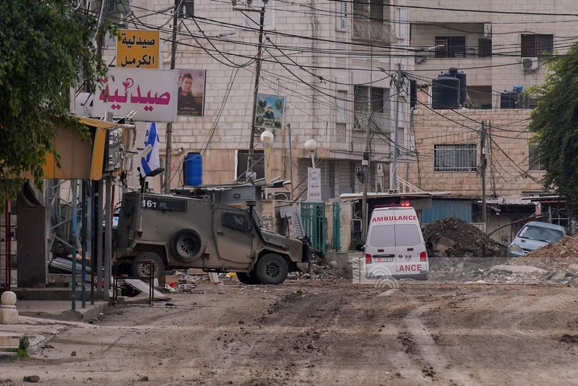 الاحتلال يعتقل مواطنا بعد الاعتداء عليه في مسافر يطا