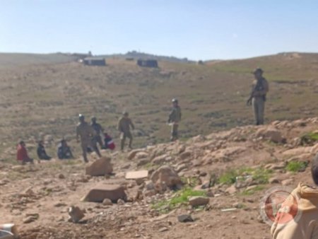 اعتقالات واعتداءات للمستوطنين في مسافر يطا