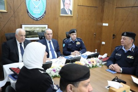 الشيخ يزور قيادة الشرطة ويطّلع على خططها التطويرية