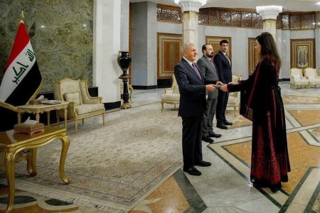 السفيرة عوض الله تقدم أوراق اعتمادها إلى رئيس جمهورية العراق