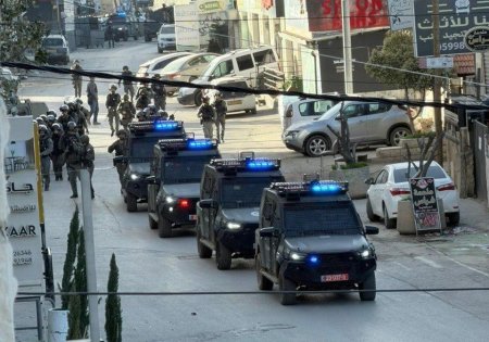 مع تواصل عدوانه لليوم الثاني: الاحتلال يخطر بهدم محال تجارية في محيط مخيم قلنديا