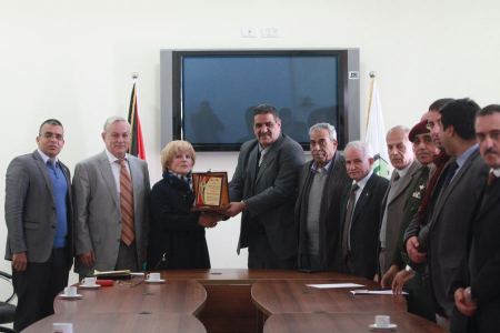 وفد روسي ثقافي يزور جامعة الإستقلال ويبحث سبل التعاون الممكنه