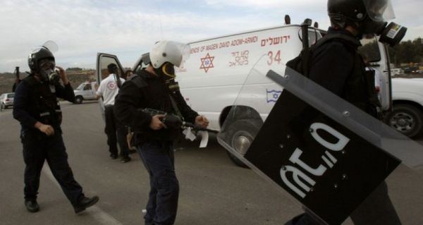 وحدات قمع تقتحم سجن ريمون وتجري تفتيشا واسعا