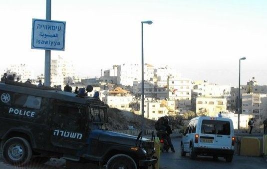 القدس: مواجهات بالعيسوية بعد إعادة اعتقال اسير خلال استقباله