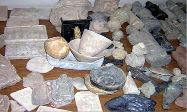 ضبط قطع أثرية بحوزة مواطن في يطا