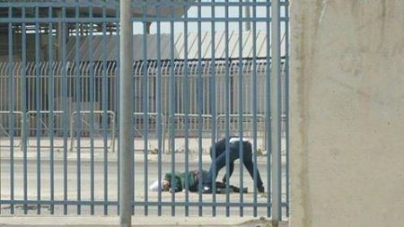 الاحتلال يصيب فتاة بالرصاص على حاجز قلنديا