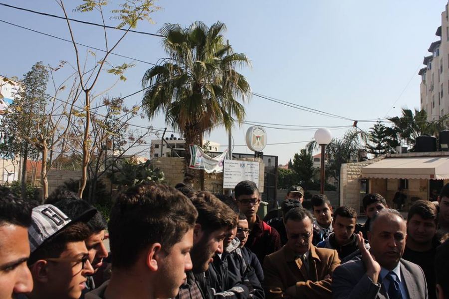 جنين: طلبة الثانوية العامة الفرع العلمي يطالبون بحذف أجزاء من بعض المواد التعليمية