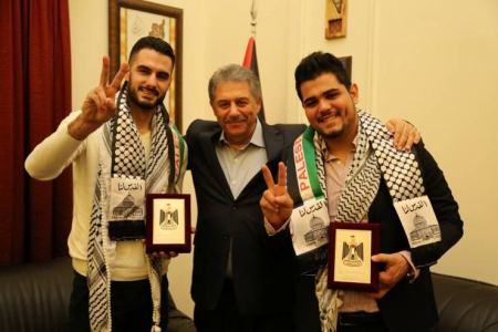 شاهين ودندن يزوران سفارة فلسطين في بيروت